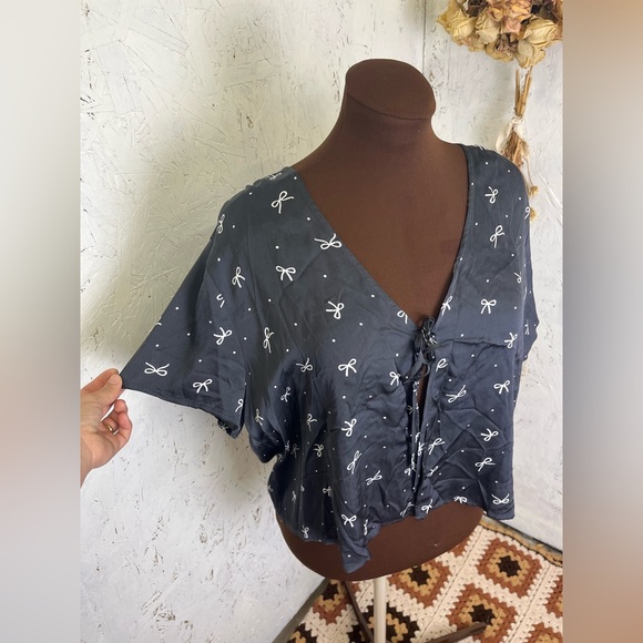 NWT Aerie Off Duty Tie Front Bow Short Sleeve Large - Picture 4 of 7
